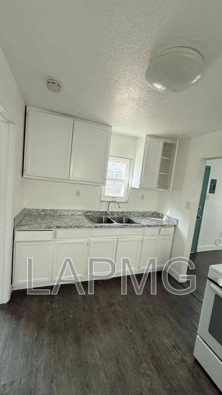 House for rent at 4014 W 102nd St, Inglewood, CA 90304