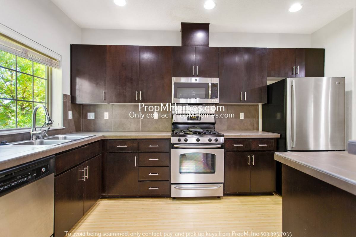 House for rent at 610 NE Garswood Lane, Beaverton, OR 97006