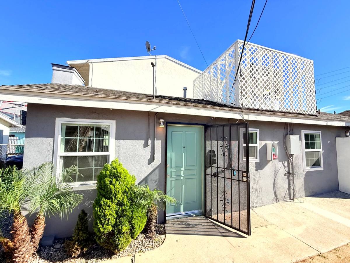 Apartment for rent at 4014-4020 W 102nd St, Inglewood, CA 90304