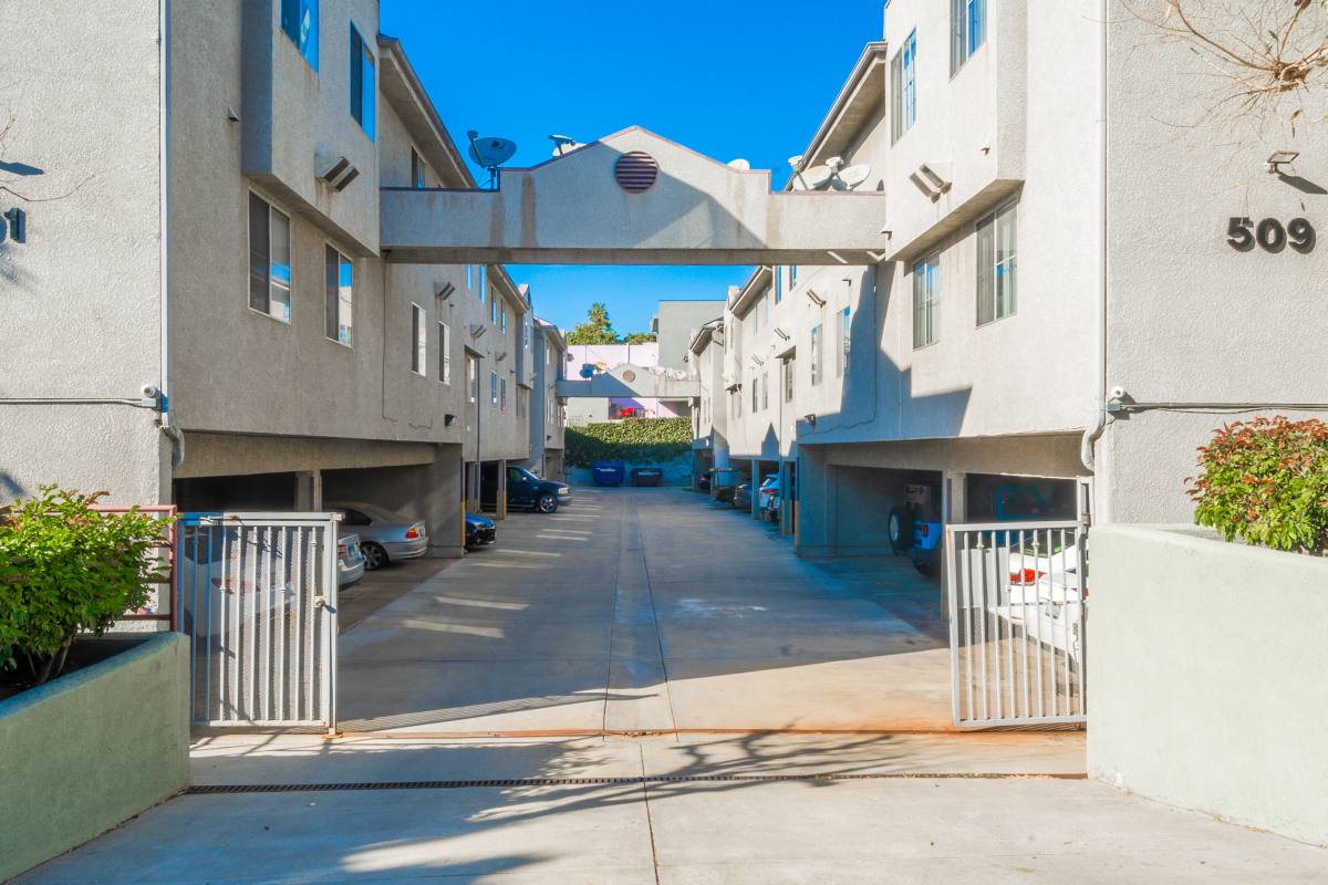 Apartment for rent at 501-509 Pacific St, Santa Monica, CA 90405