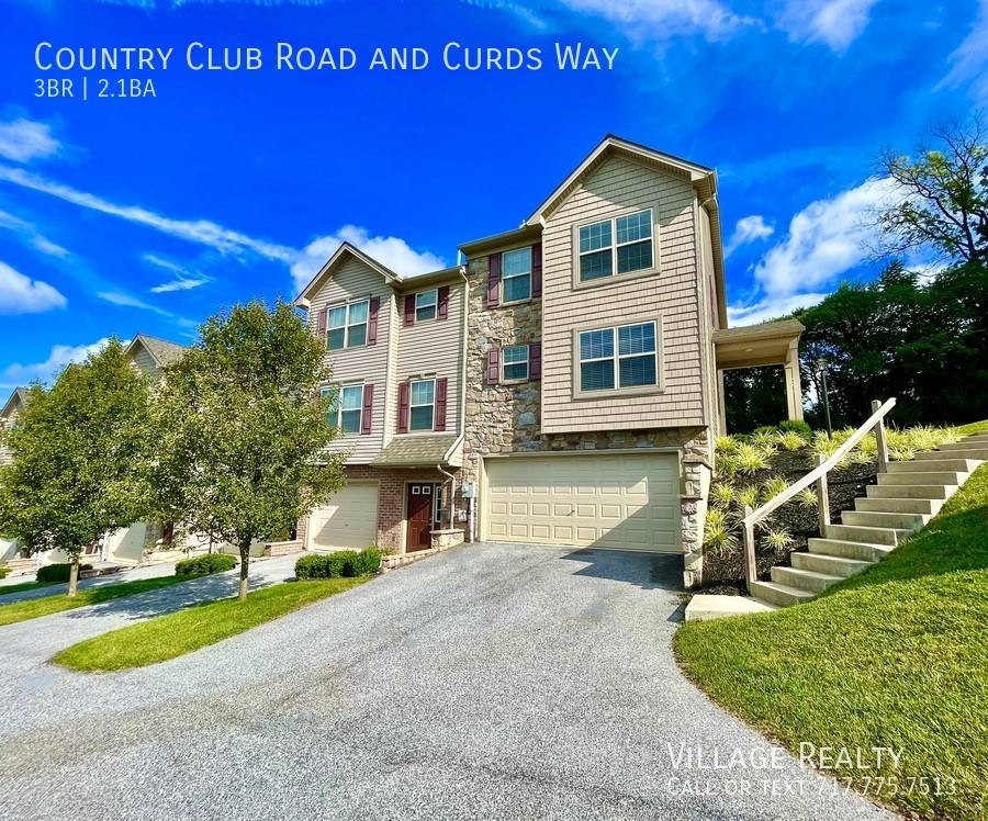 Townhouse for rent at 703 Country Club Rd, Red Lion, PA 17356