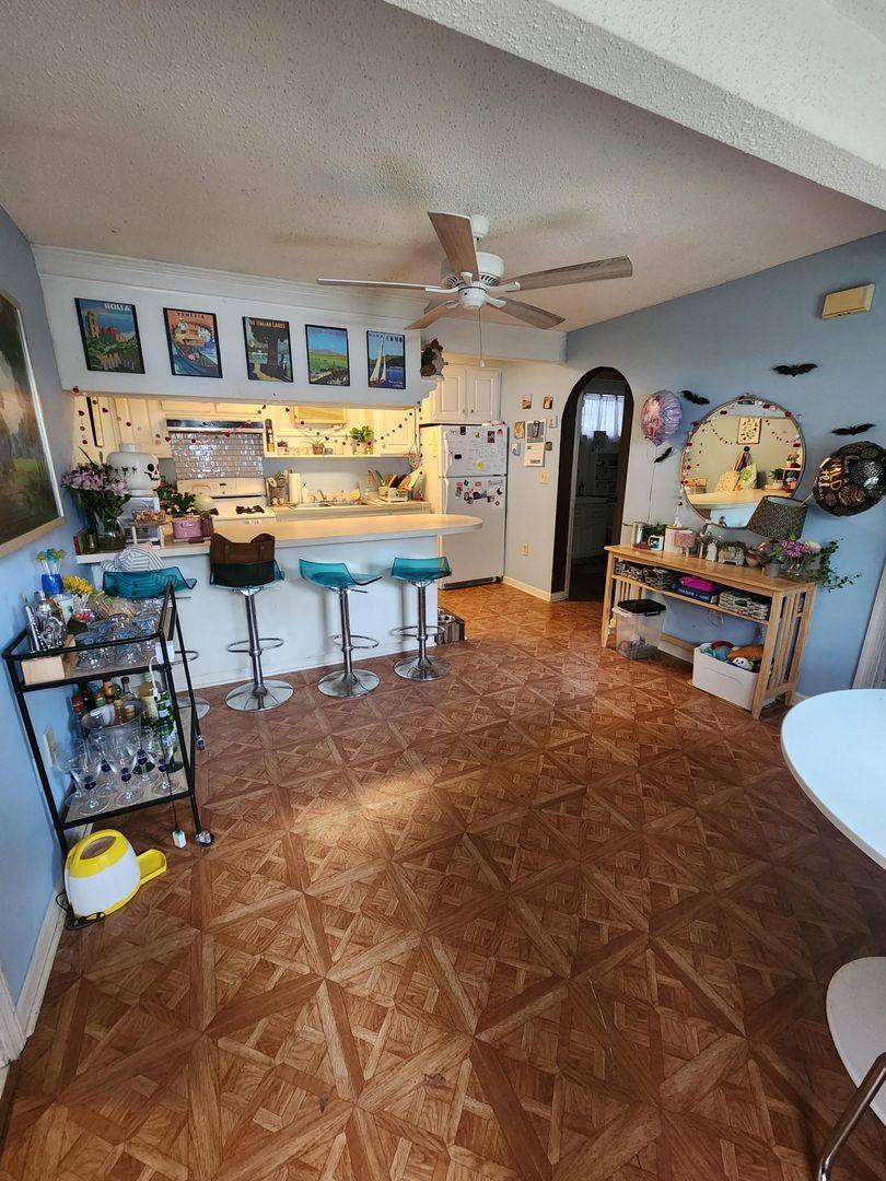 Apartment for rent at 322 Sumter St, Charleston, SC 29403