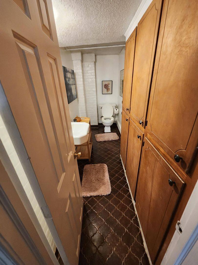 Apartment for rent at 322 Sumter St, Charleston, SC 29403