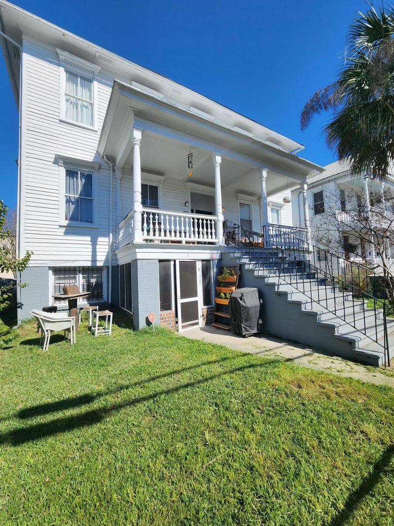 Apartment for rent at 322 Sumter St, Charleston, SC 29403
