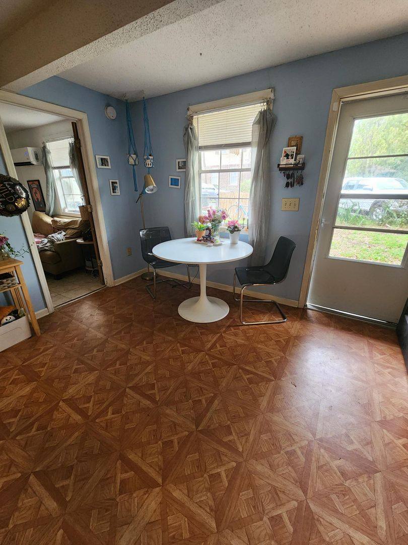 Apartment for rent at 322 Sumter St, Charleston, SC 29403