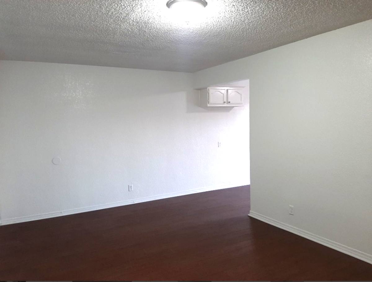 Apartment for rent at 734-736 E 80th St, Los Angeles, CA 90001