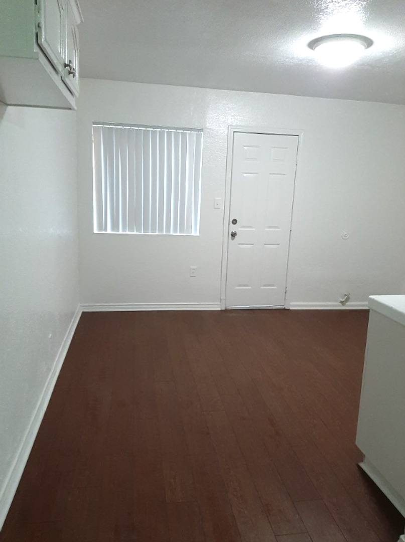Apartment for rent at 734-736 E 80th St, Los Angeles, CA 90001