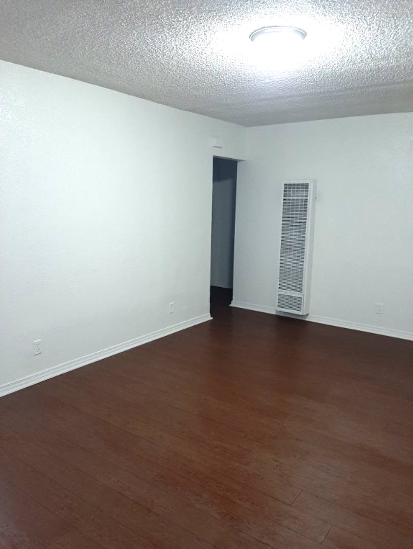 Apartment for rent at 734-736 E 80th St, Los Angeles, CA 90001