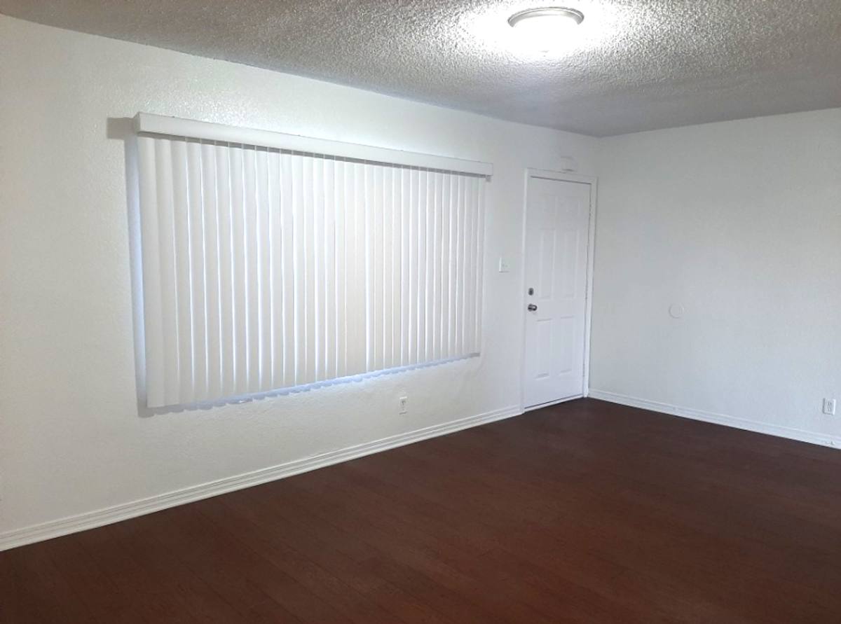 Apartment for rent at 734-736 E 80th St, Los Angeles, CA 90001