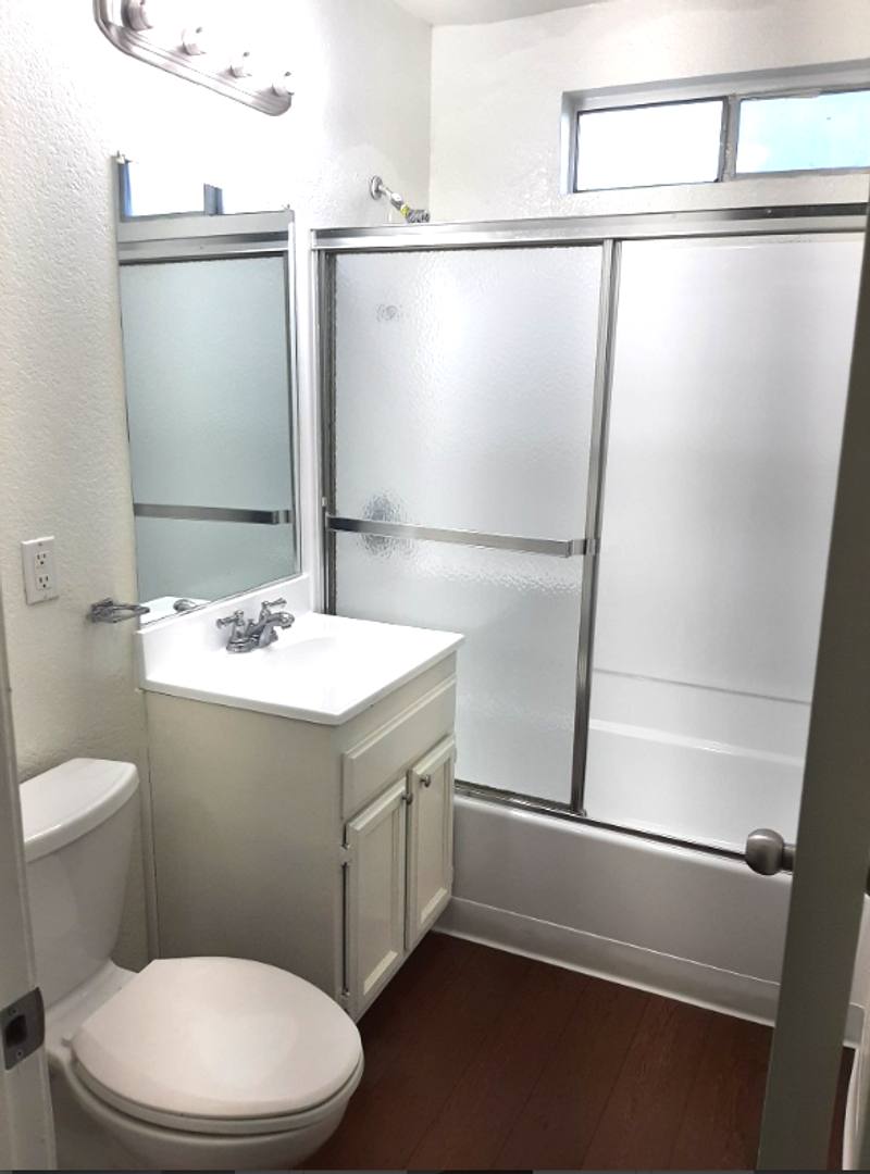 Apartment for rent at 734-736 E 80th St, Los Angeles, CA 90001