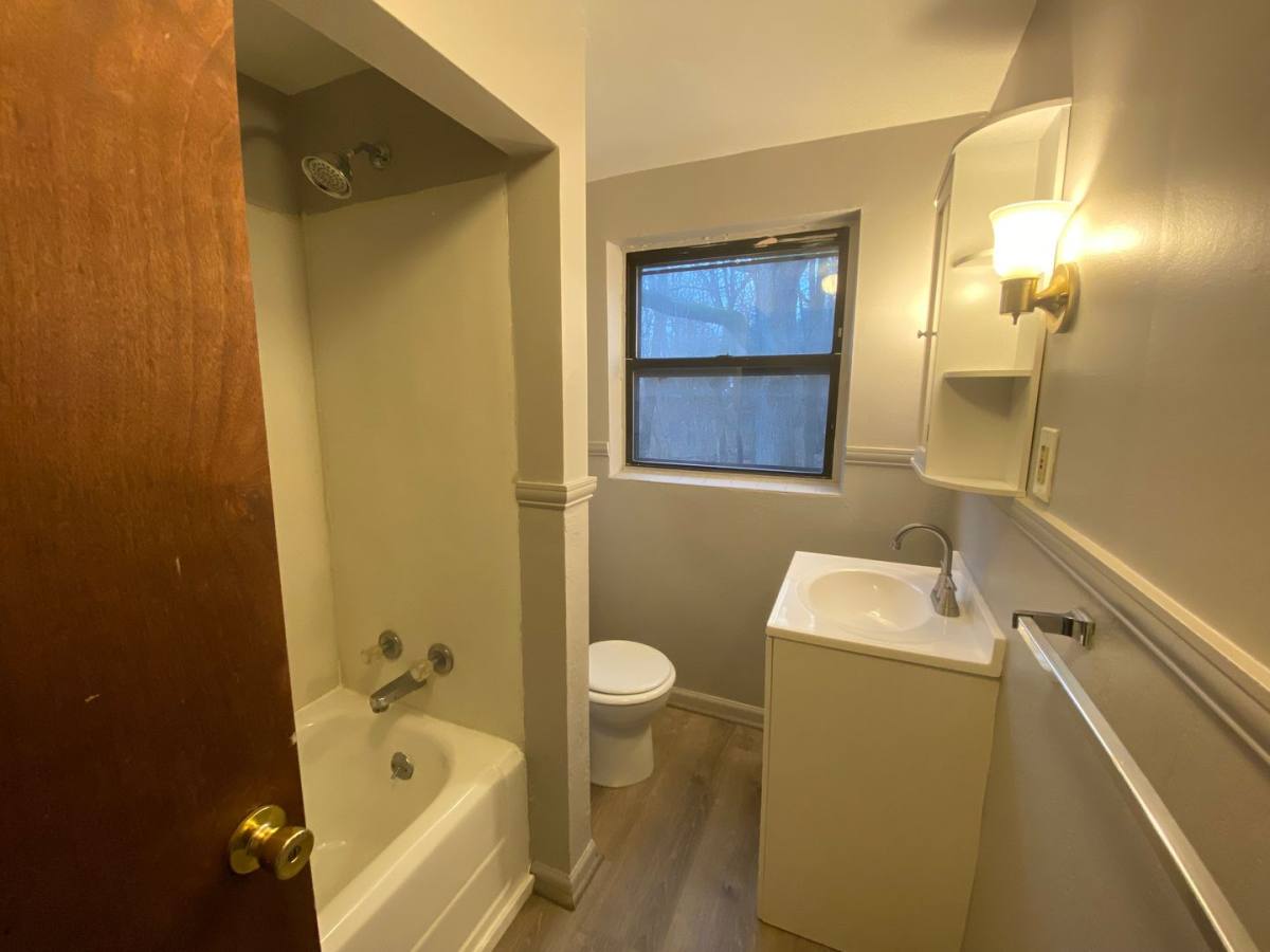 Apartment for rent at 1930 Newton St, Akron, OH 44305