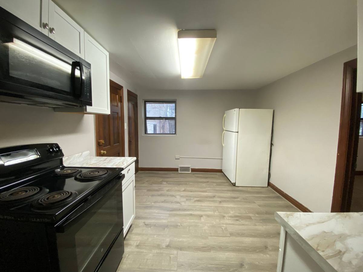 Apartment for rent at 1930 Newton St, Akron, OH 44305
