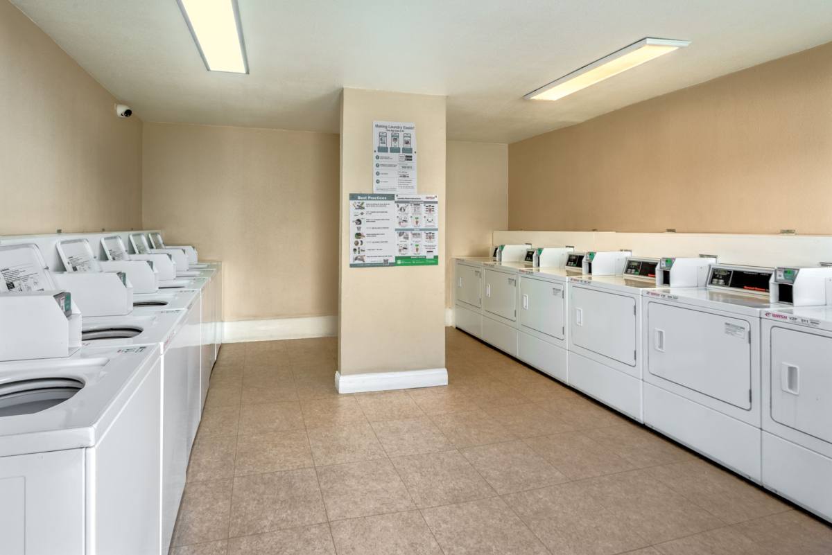 Apartment for rent at 1712 Carver Rd, Modesto, CA 95350