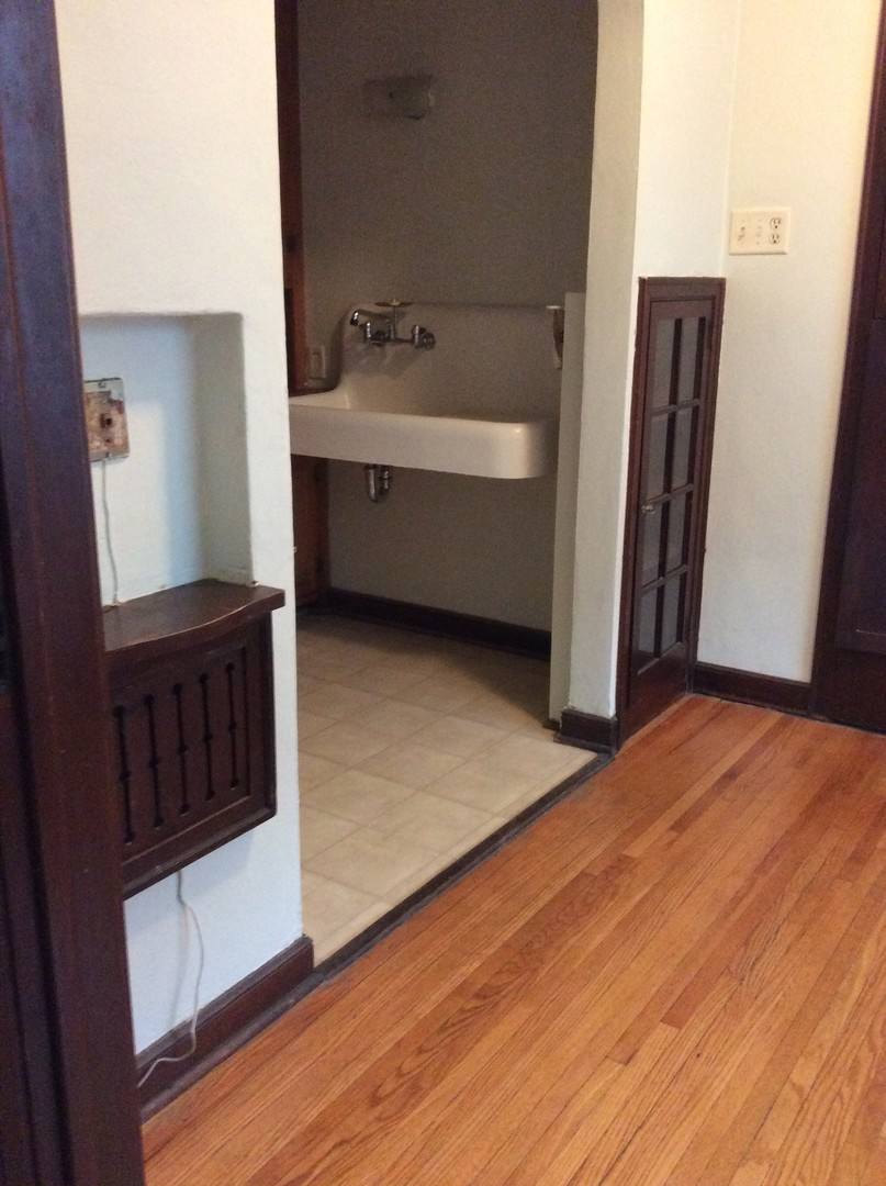 Apartment for rent at 1642 Charles Ave, Saint Paul, MN 55104