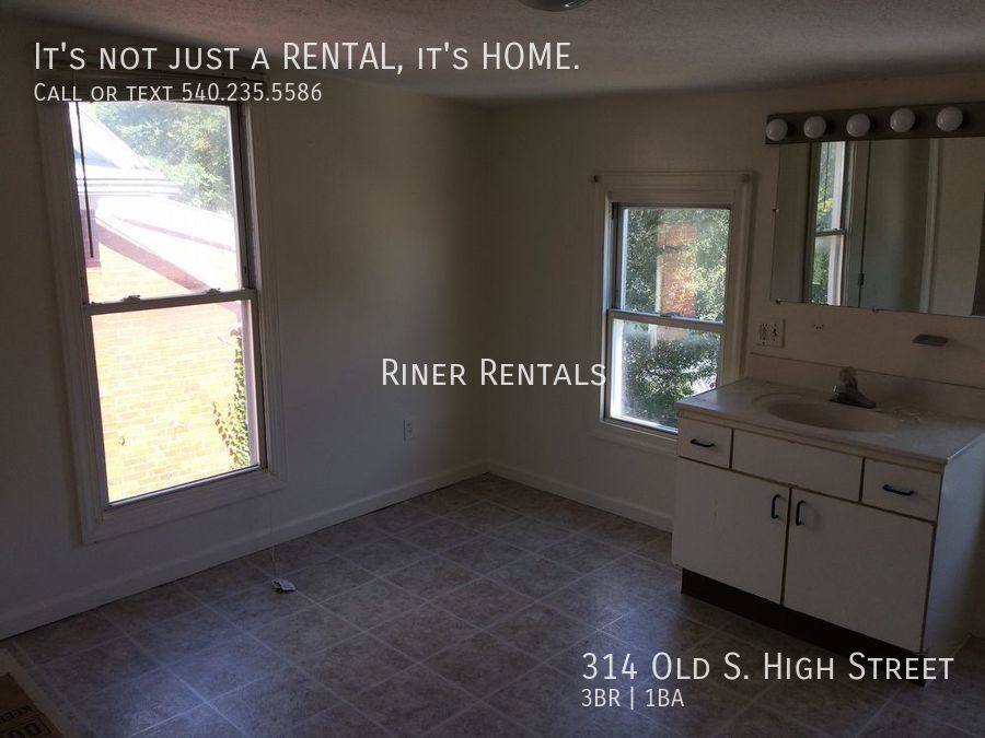 Apartment for rent at 314 Old S High St, Harrisonburg, VA 22801