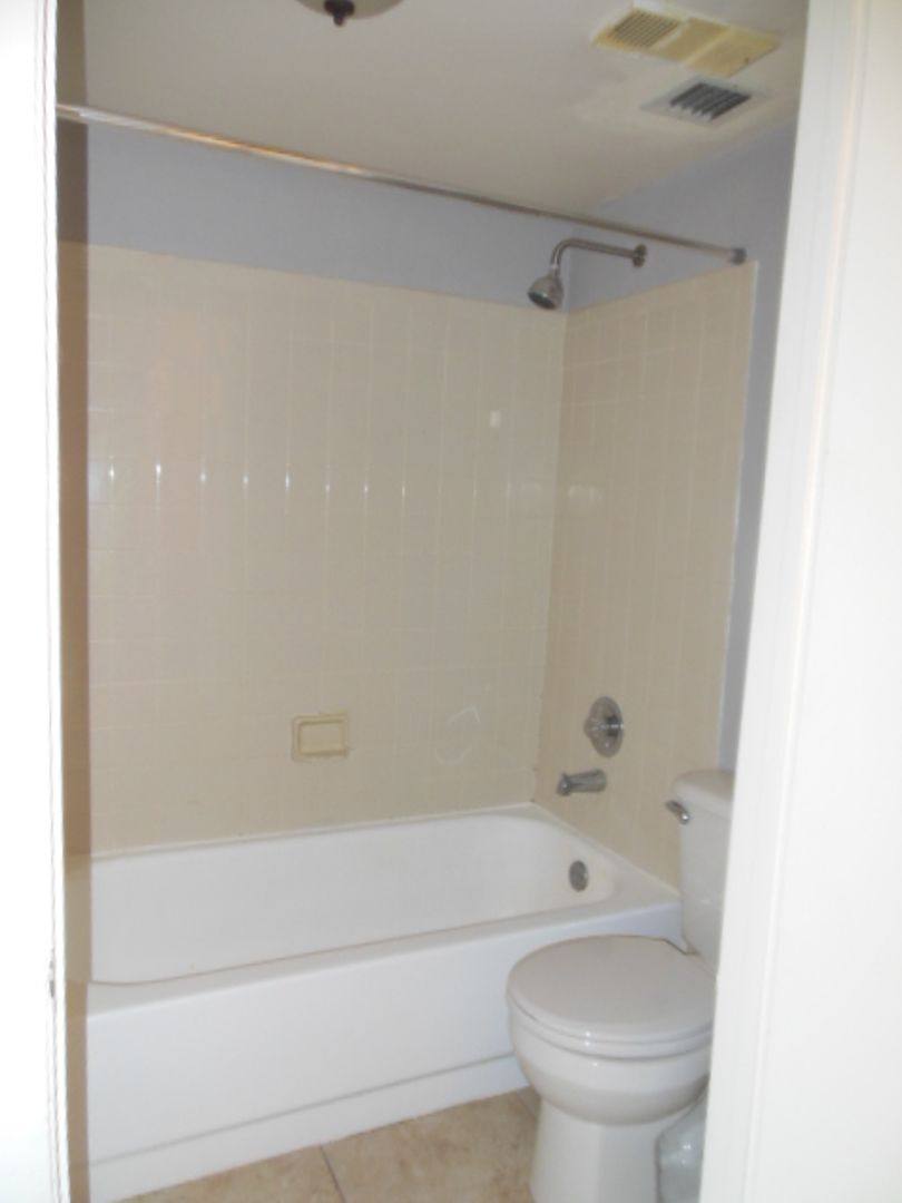 Apartment for rent at 738 Executive Center Dr, West Palm Beach, FL 33401