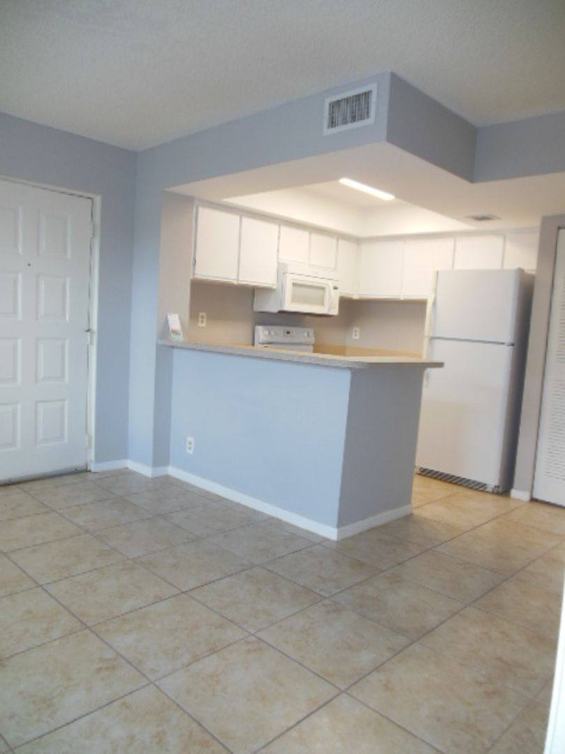 Apartment for rent at 738 Executive Center Dr, West Palm Beach, FL 33401