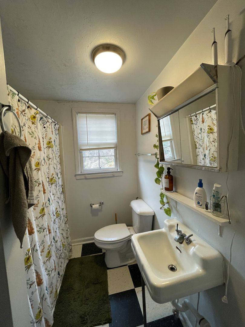 Apartment for rent at 224 Barrow St, Athens, GA 30601