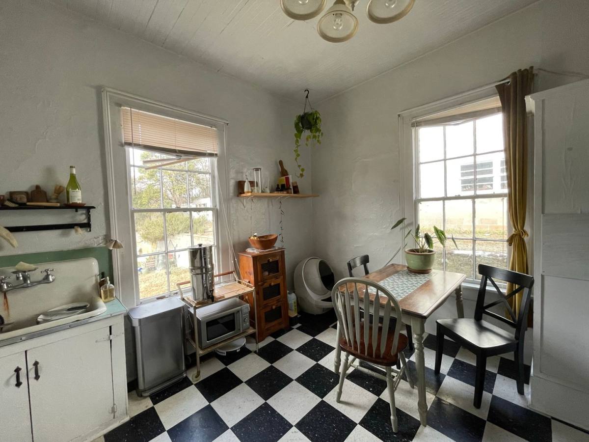 Apartment for rent at 224 Barrow St, Athens, GA 30601
