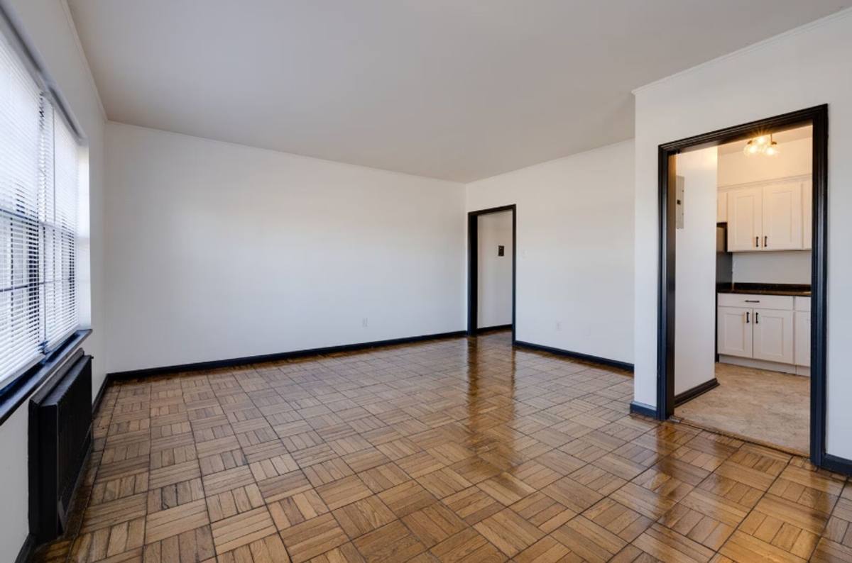 Apartment for rent at 3333 Grand Ave, Des Moines, IA 50312