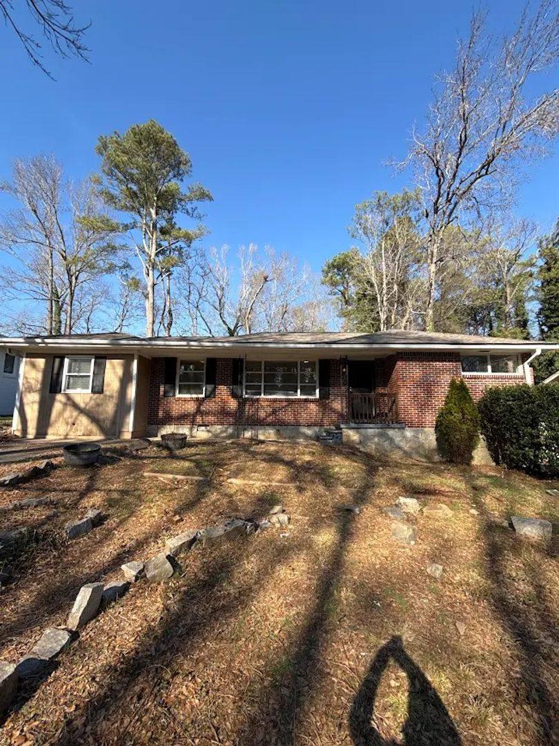 House for rent at 3270 Bobolink Dr, Decatur, GA 30032