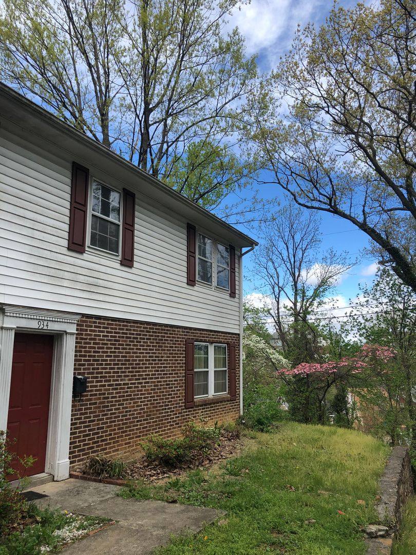 Apartment for rent at 934 Floyd Ave SW, Roanoke, VA 24015