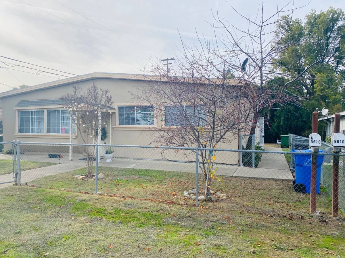 Townhouse for rent at 9620 Webb St #B, Elk Grove, CA 95624