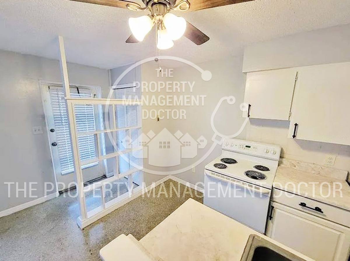 Apartment for rent at 7317 46th Ave N, Saint Petersburg, FL 33709