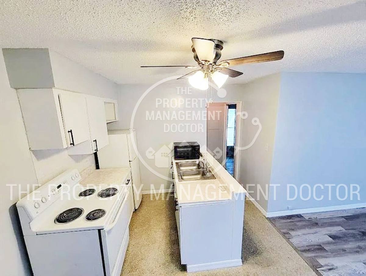 Apartment for rent at 7317 46th Ave N, Saint Petersburg, FL 33709