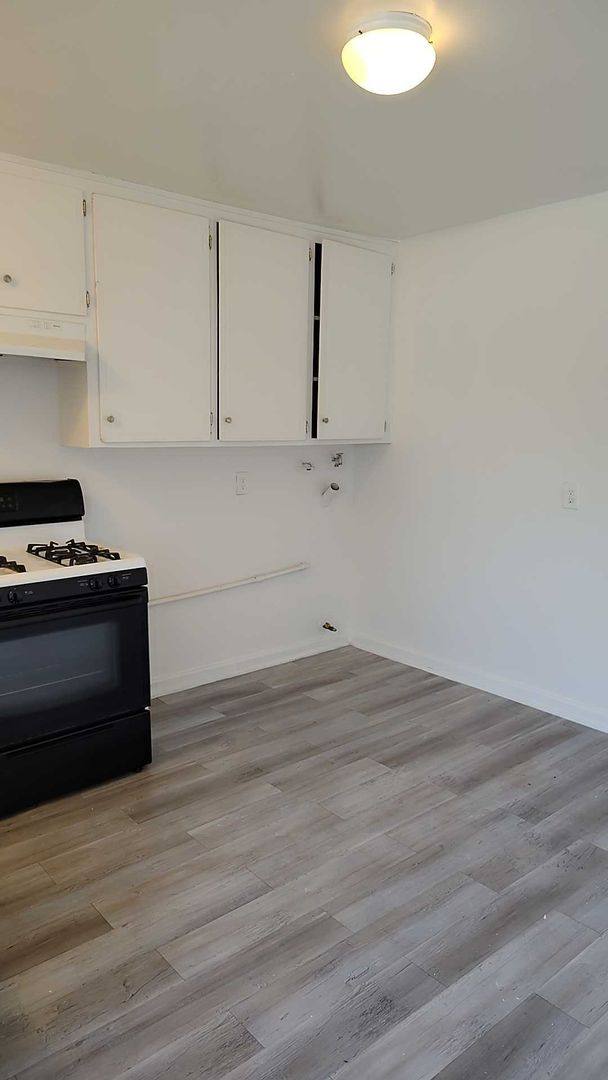 Apartment for rent at 1015-1019 L St, Bakersfield, CA 93304