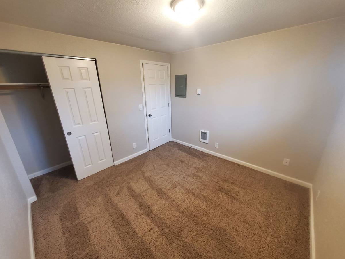 Apartment for rent at 1912-1936 Jackson St SE, Albany, OR 97322