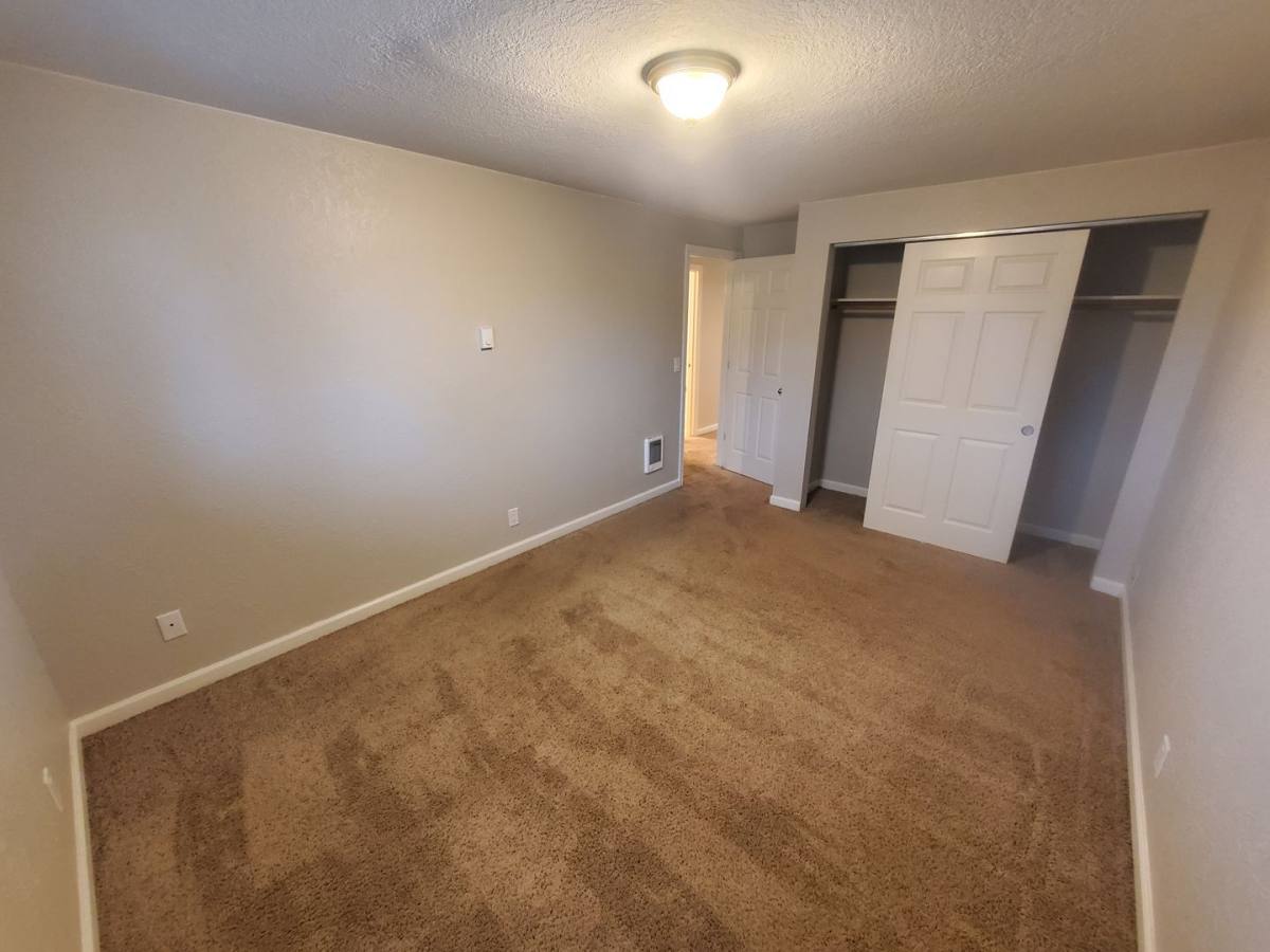 Apartment for rent at 1912-1936 Jackson St SE, Albany, OR 97322