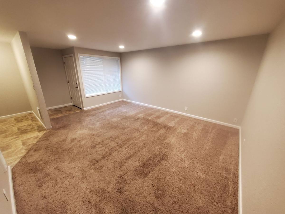 Apartment for rent at 1912-1936 Jackson St SE, Albany, OR 97322