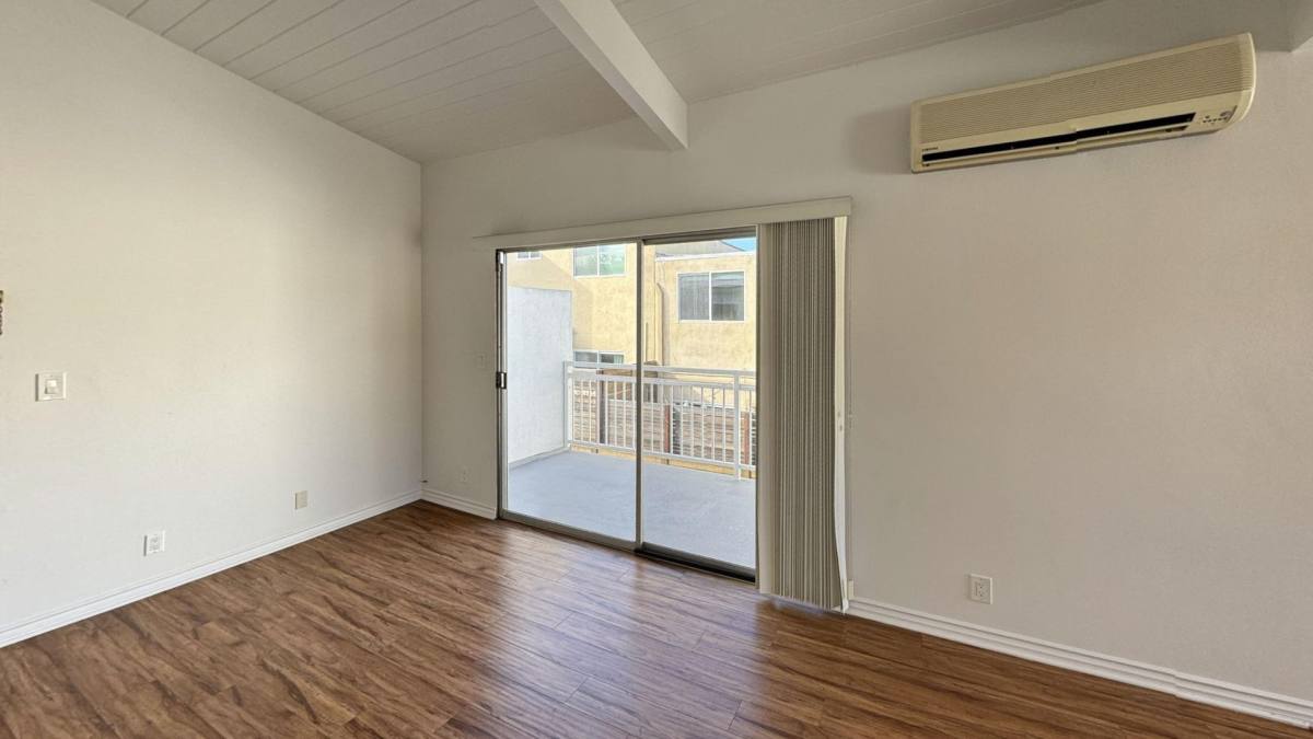 Apartment for rent at 1433 25th St #6, Santa Monica, CA 90404