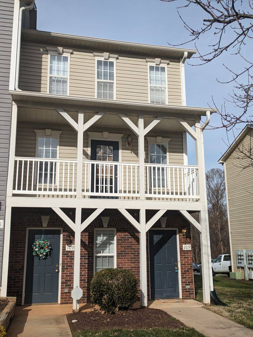 House for rent at 113 Steam Engine Dr, Mooresville, NC 28115