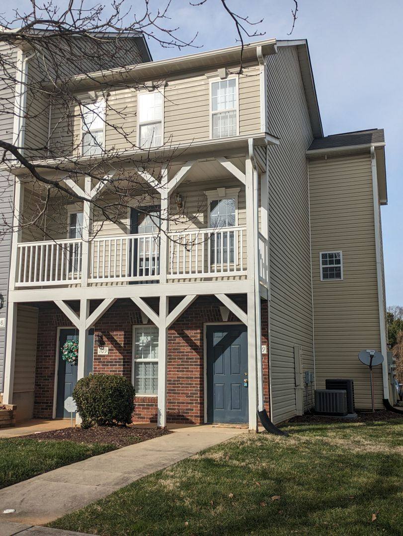 House for rent at 113 Steam Engine Dr, Mooresville, NC 28115