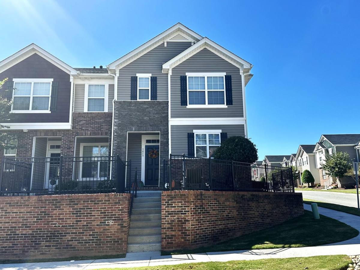 Townhouse for rent at 142 Silverspring Place, Mooresville, NC 28117