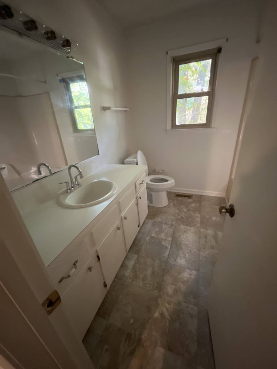 House for rent at 317 Lakeside Dr, Kernersville, NC 27284