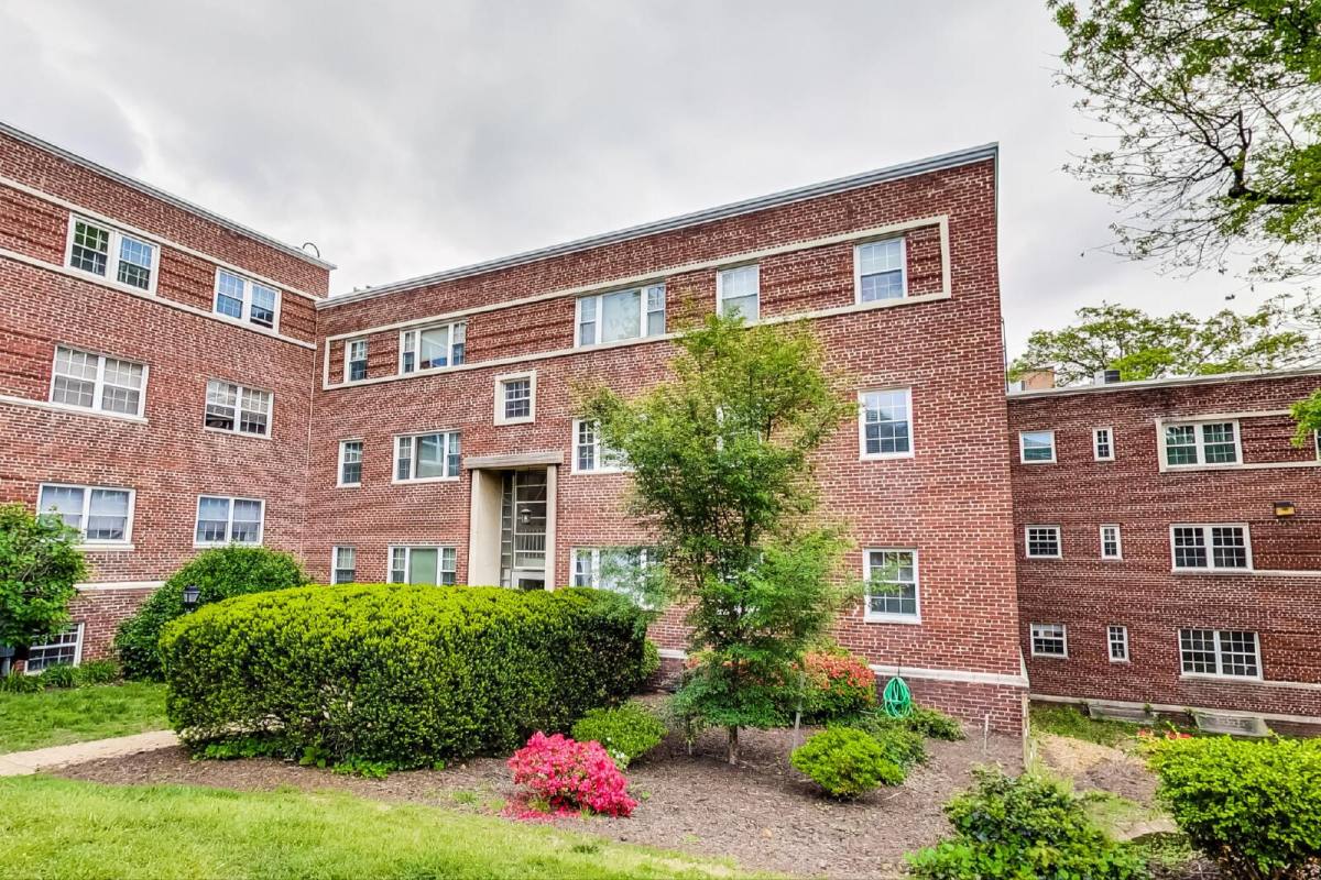 Condo for rent at 1303 N Ode St #215, Arlington, VA 22209