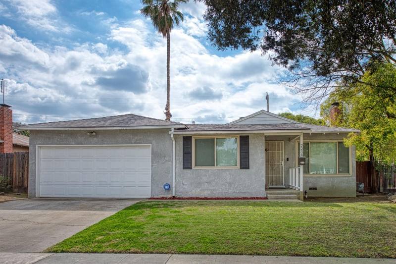 House for rent at 2234 E Rialto Ave, Fresno, CA 93726