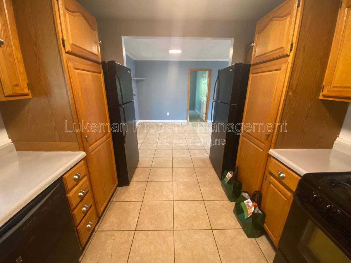 Apartment for rent at 1201 Lafayette Ave, Kalamazoo, MI 49006