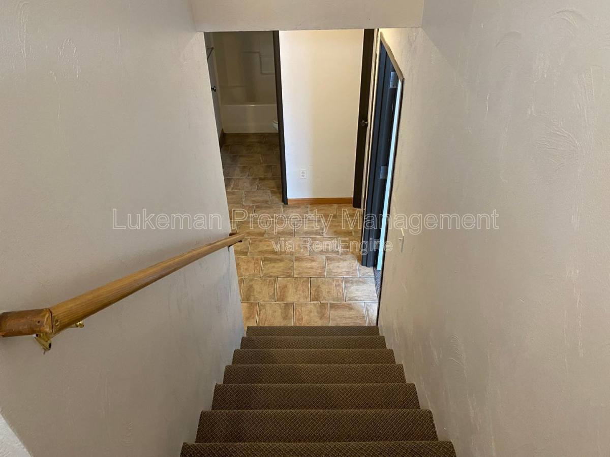 Townhouse for rent at 1324-1326 Knollwood Ave, Kalamazoo, MI 49006