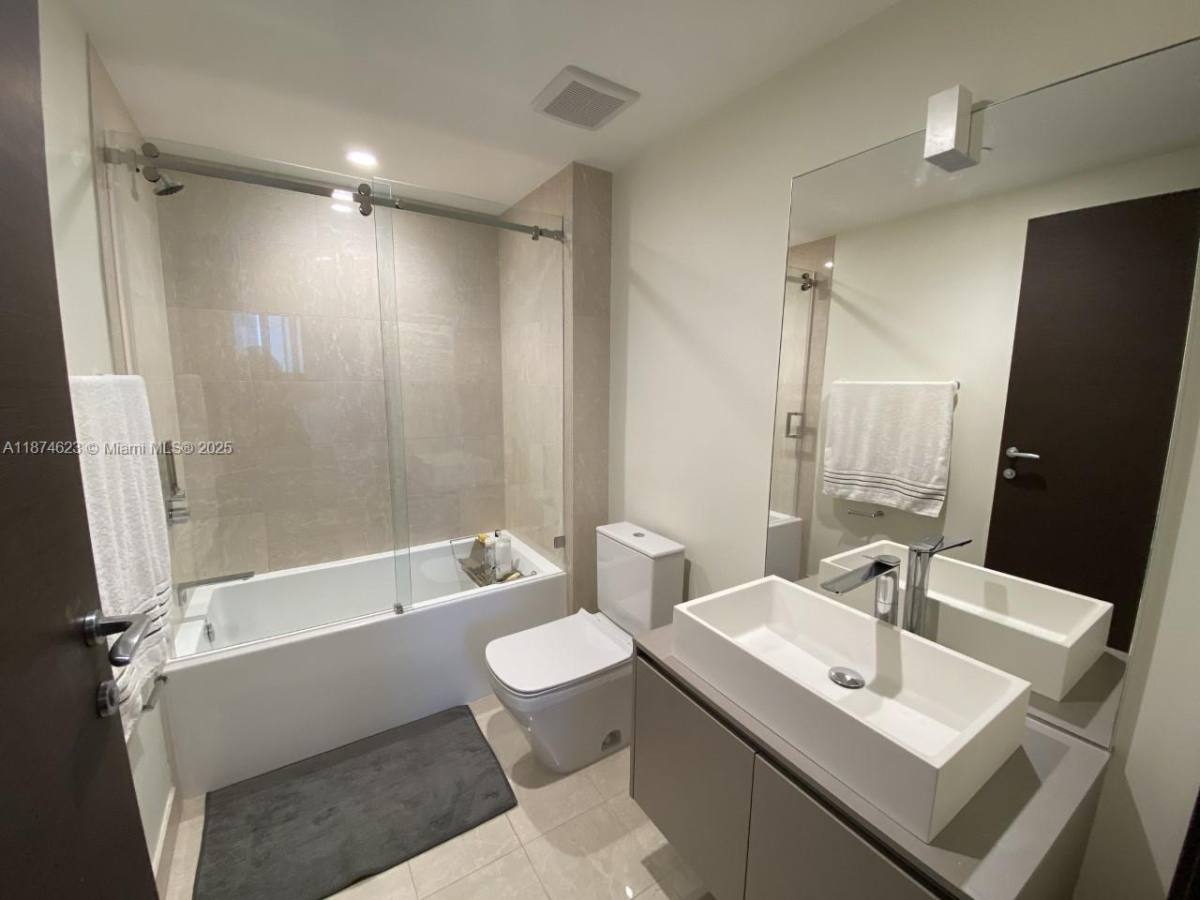 Condo for rent at 1000 Brickell Ave #2201, Miami, FL 33131