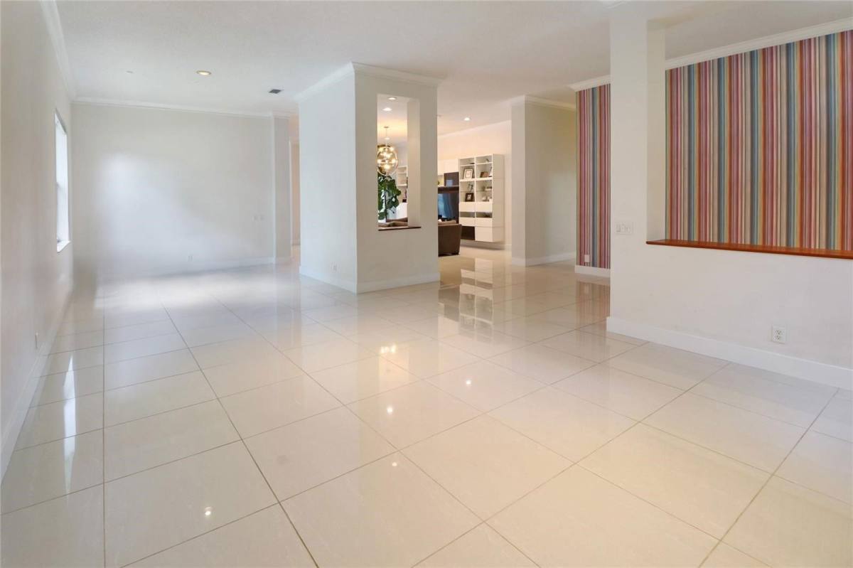 House for rent at 1600 Blue Jay Circle, Fort Lauderdale, FL 33327