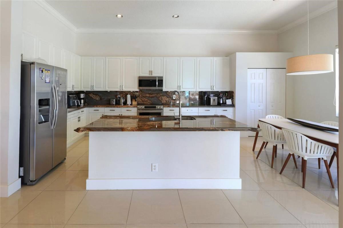 House for rent at 1600 Blue Jay Circle, Fort Lauderdale, FL 33327