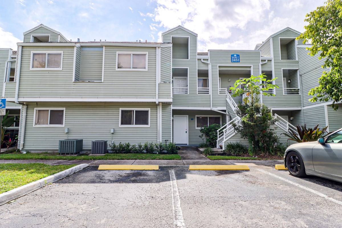 Condo for rent at 3453 NW 44th St #105, Fort Lauderdale, FL 33309
