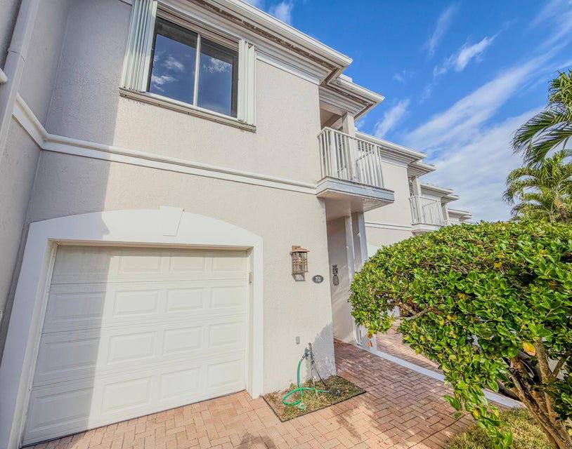Townhouse for rent at 753 Seaview Dr, North Palm Beach, FL 33408