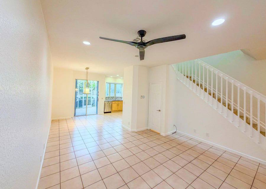 Townhouse for rent at 753 Seaview Dr, North Palm Beach, FL 33408