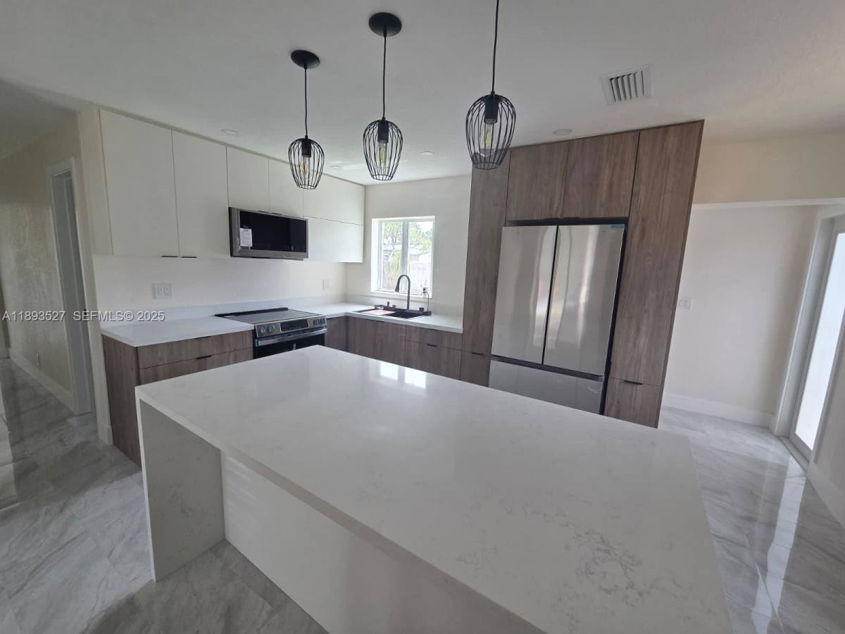 House for rent at 2615 NW 62nd Ave, Pompano Beach, FL 33063