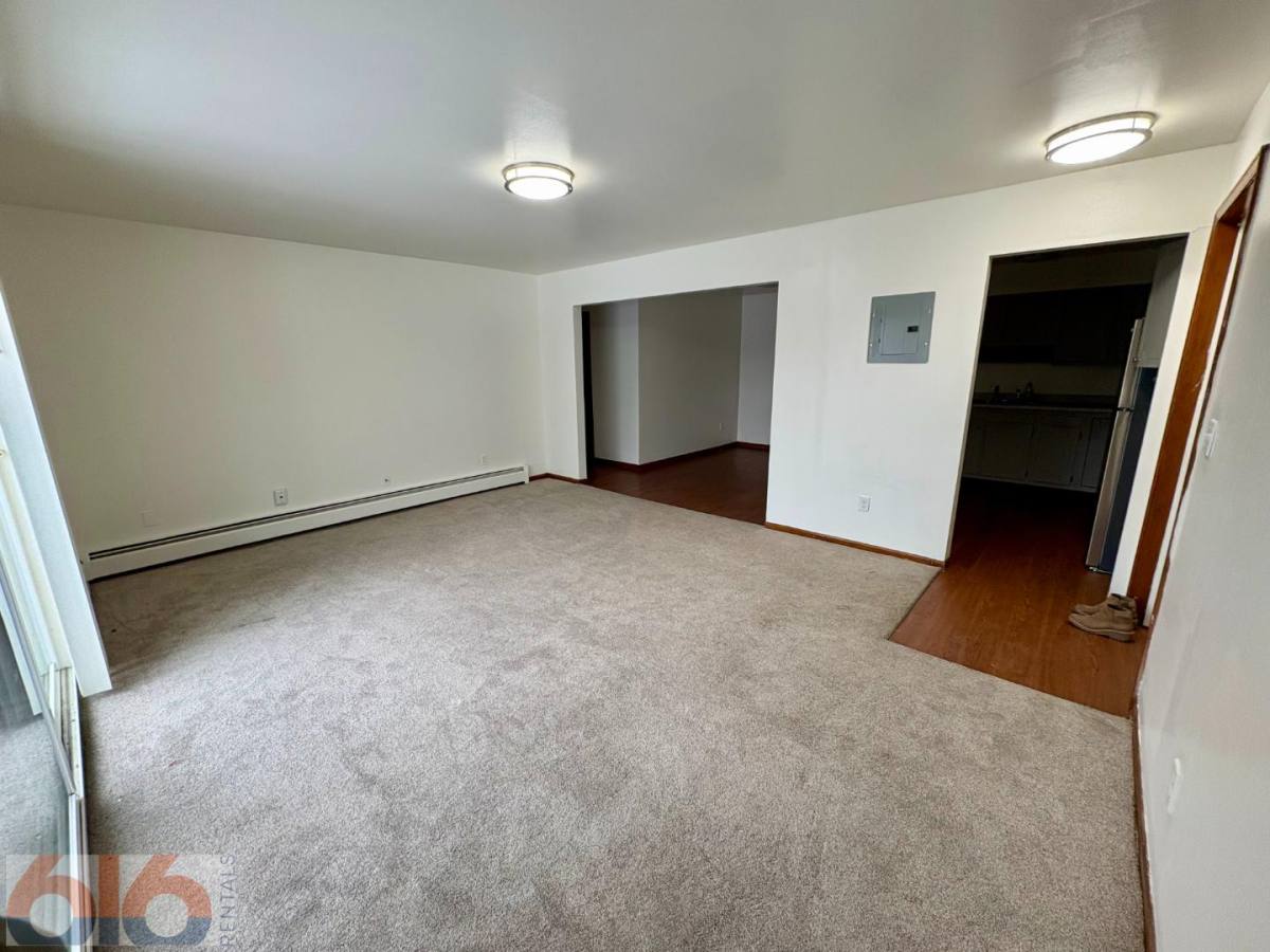 630 56th St SE #12, Grand Rapids, MI 49548